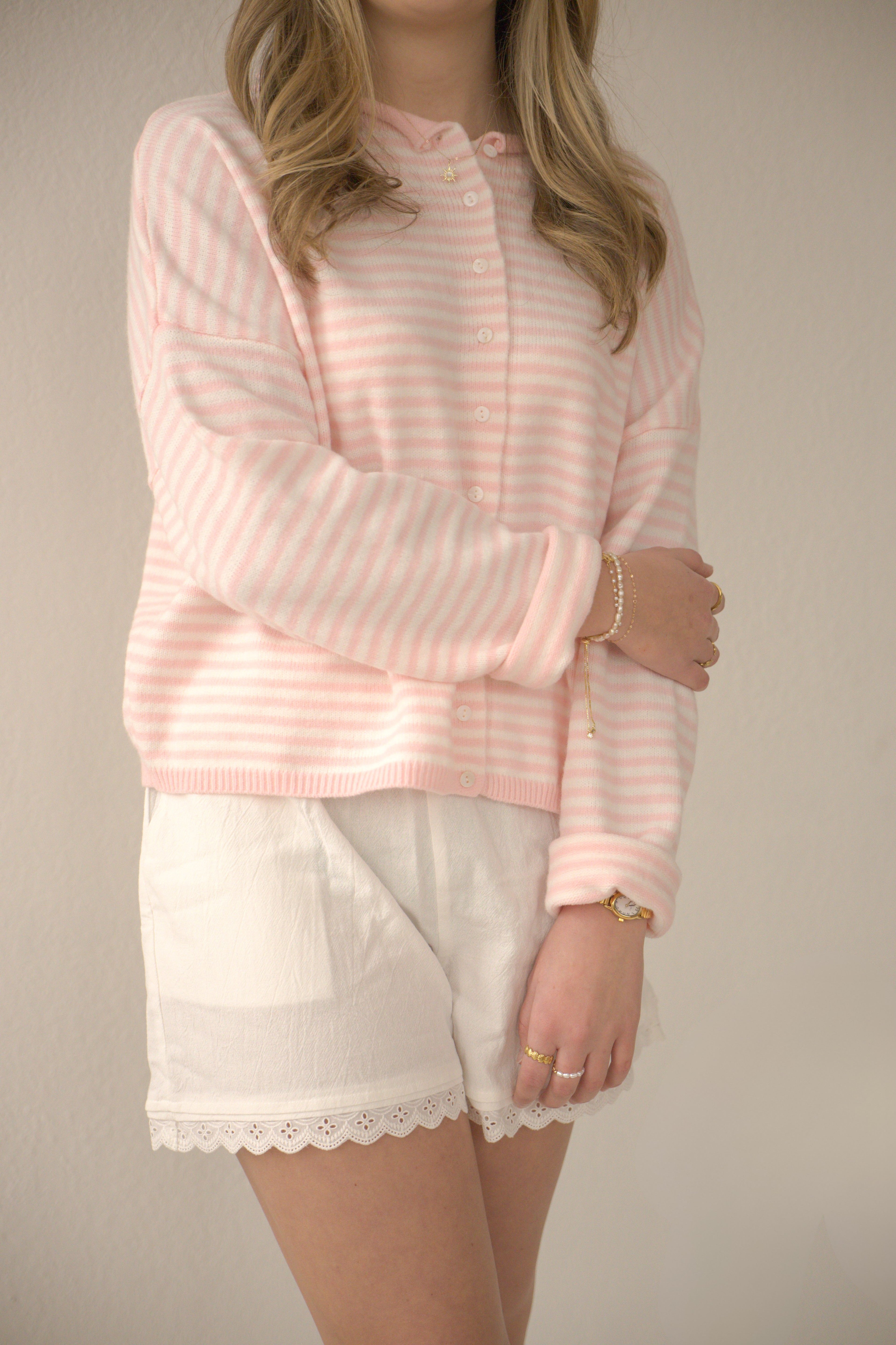 Walk in Light Linen Lace Shorts