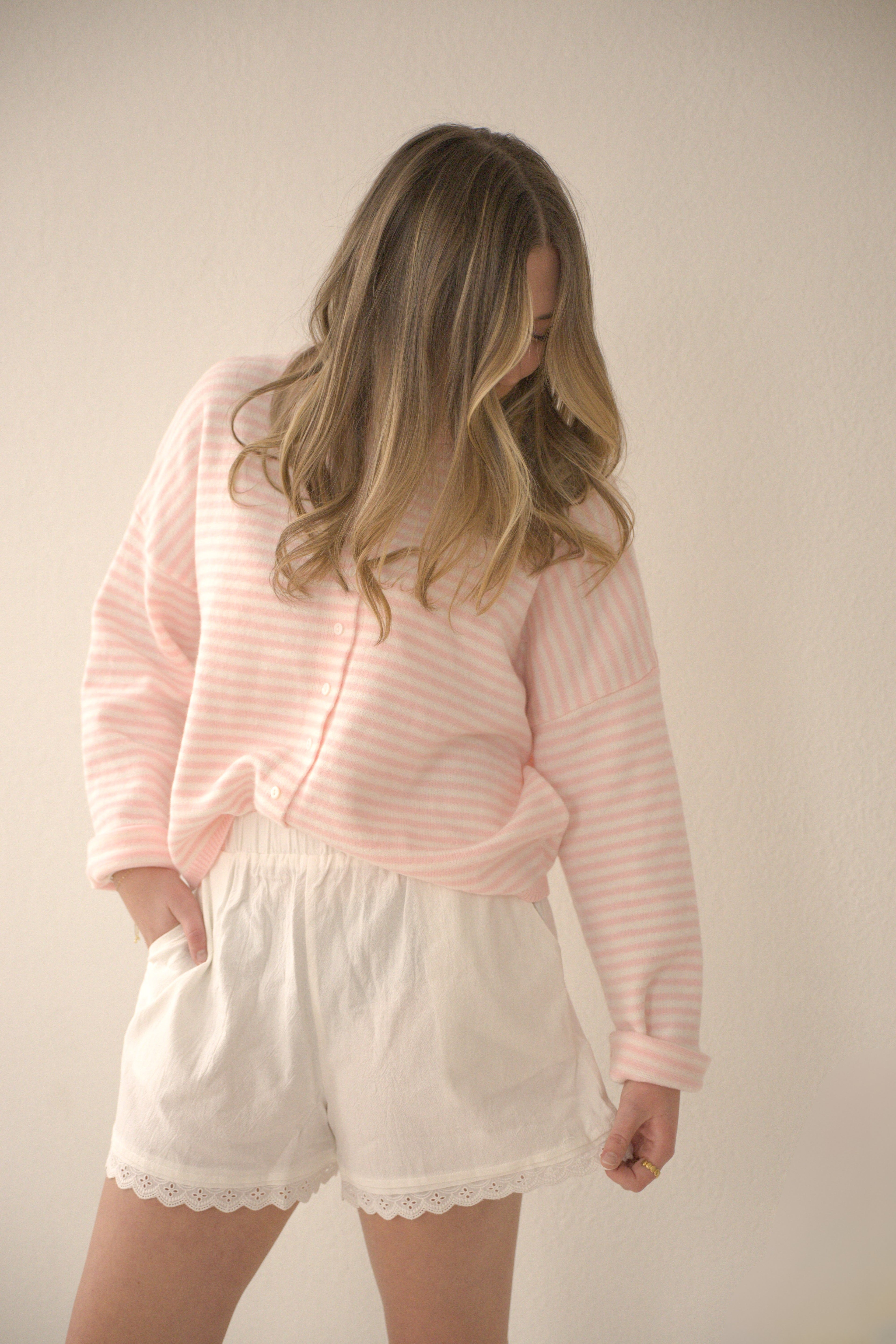 Walk in Light Linen Lace Shorts